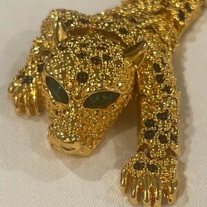 Vintage Leopard Cheetah articulated shoulder pin brooch gold-tone w green eyes!